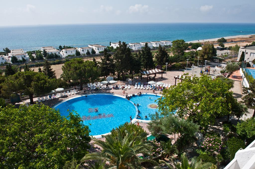 Hotel Villaggio Club Altalia Residence Brancaleone Exteriör bild