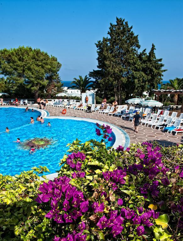 Hotel Villaggio Club Altalia Residence Brancaleone Exteriör bild